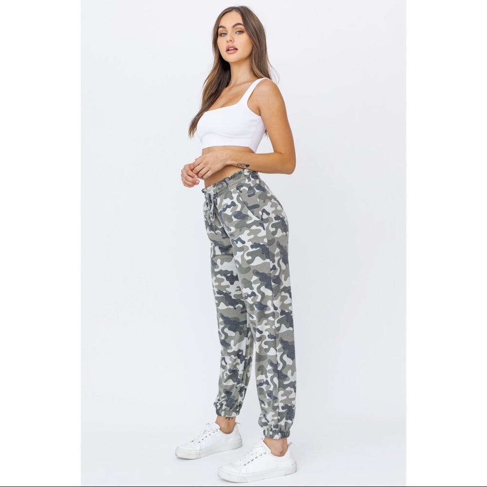 ATTENTION CAMO PAPERBAG JOGGERS - Picture 5 of 5